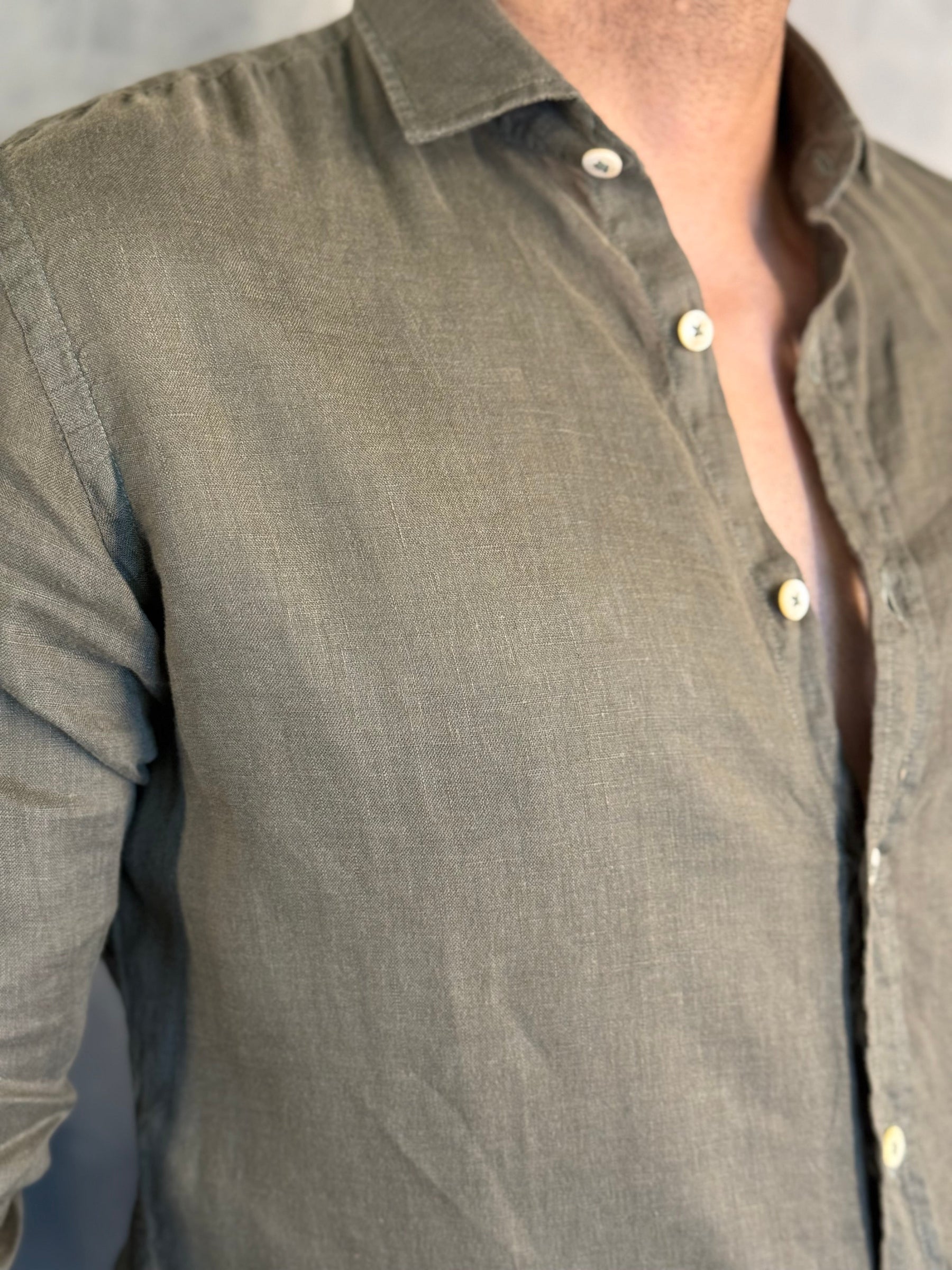 CAMISA M/L PURO LINHO PONTO H VERDE OLIVA