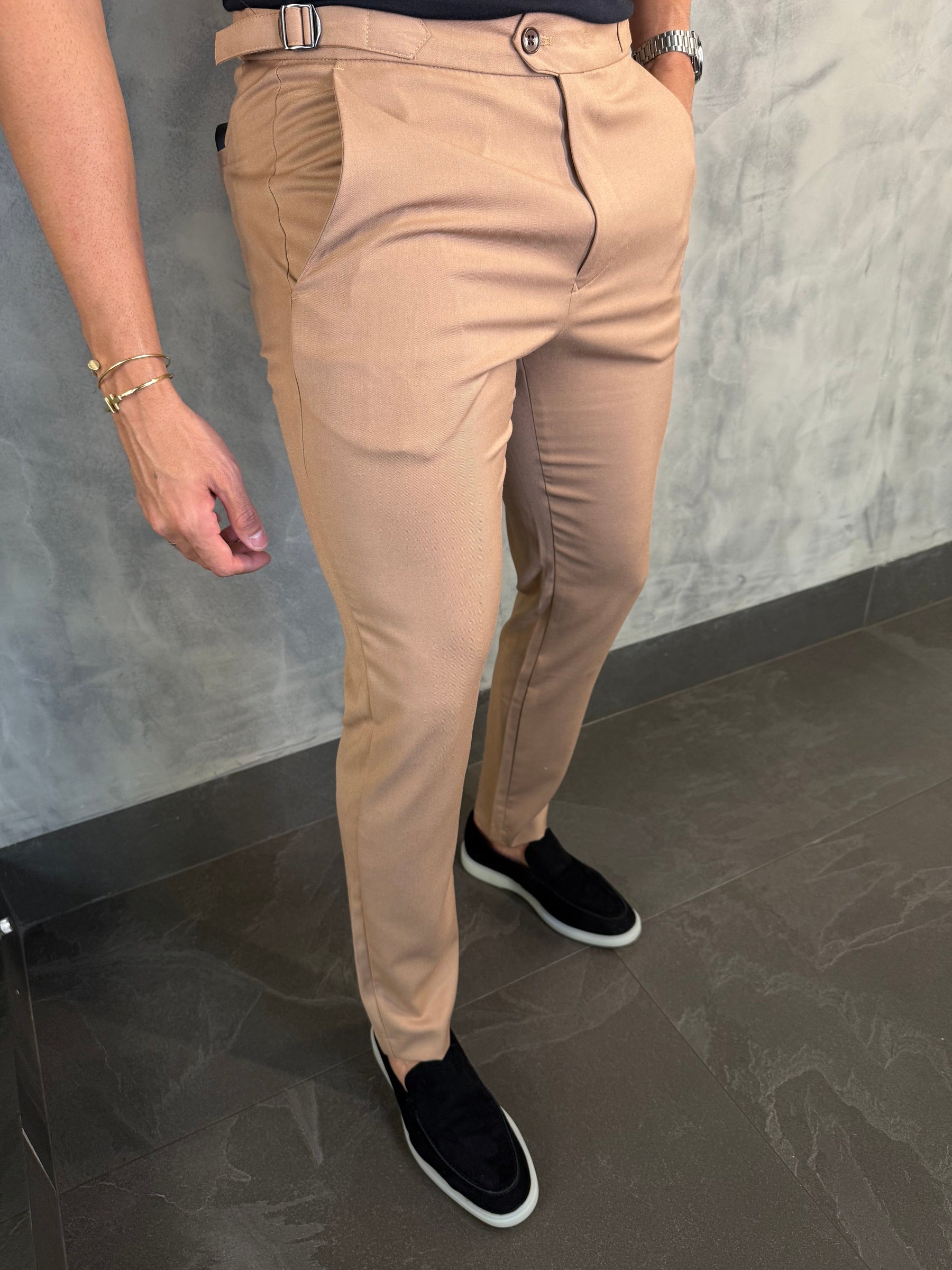 CALÇA ALF. SKINNY AJUSTE FIVELA PONTO H