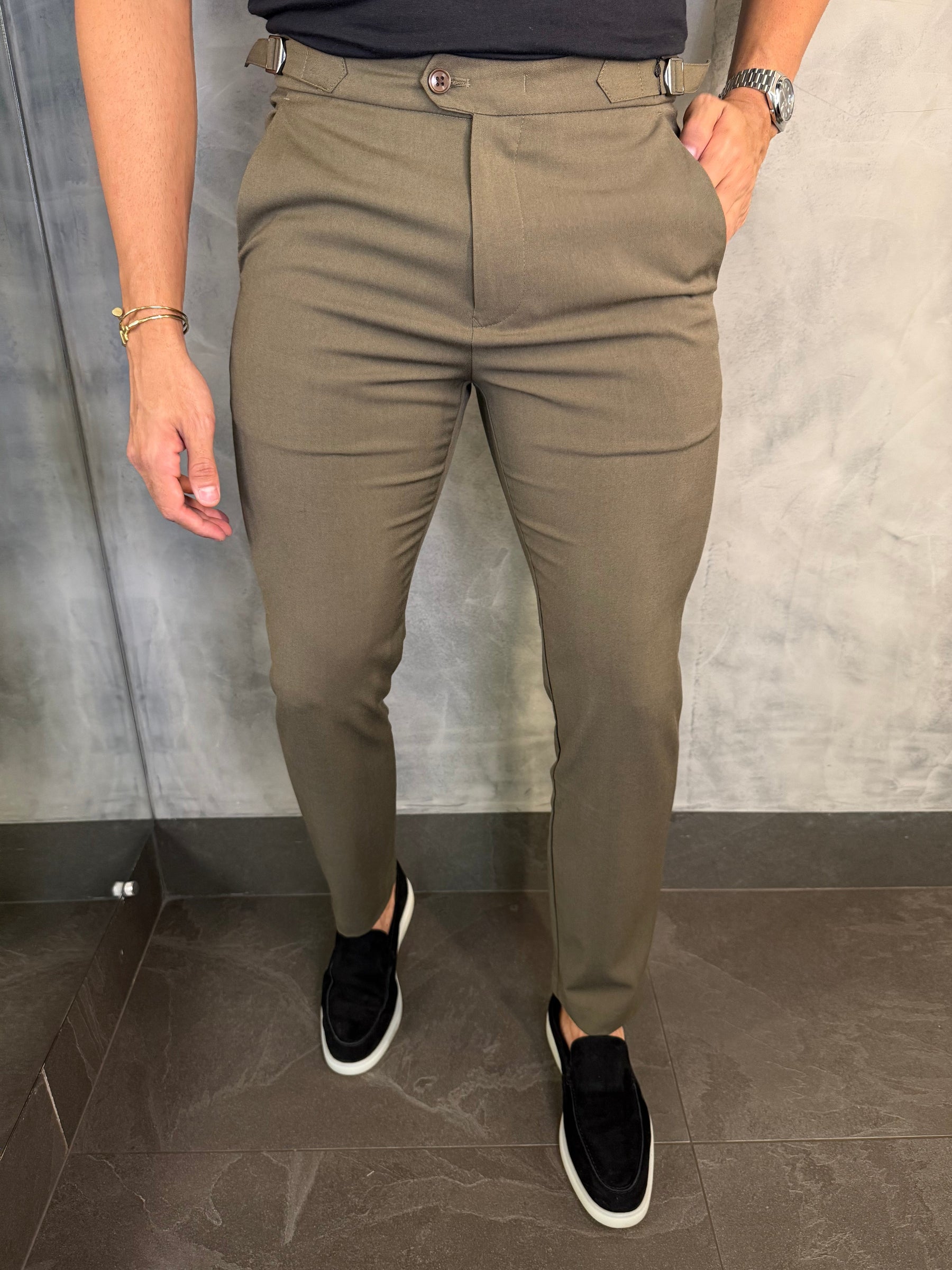 CALÇA ALF. SKINNY AJUSTE FIVELA PONTO H