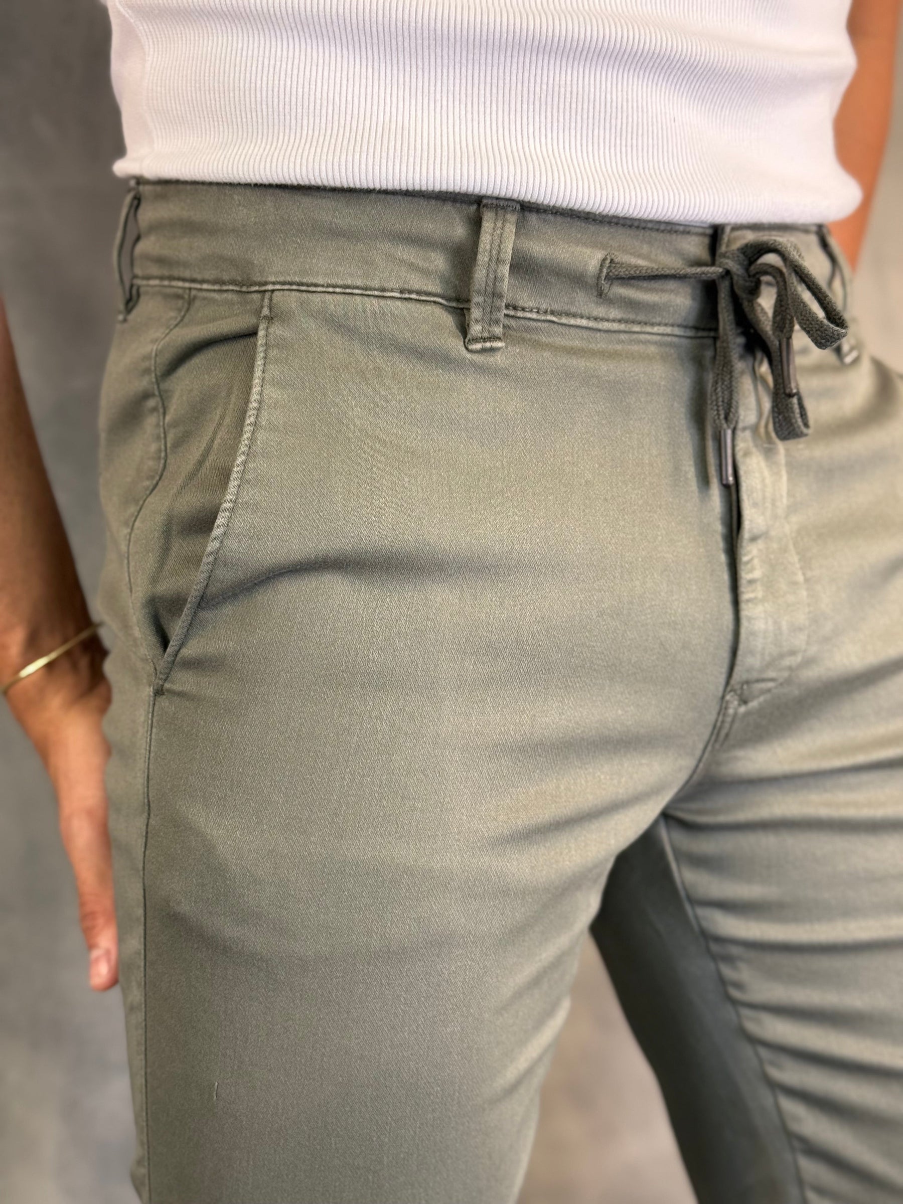 CALÇA SARJA MOLETOM SKINNY PONTO H