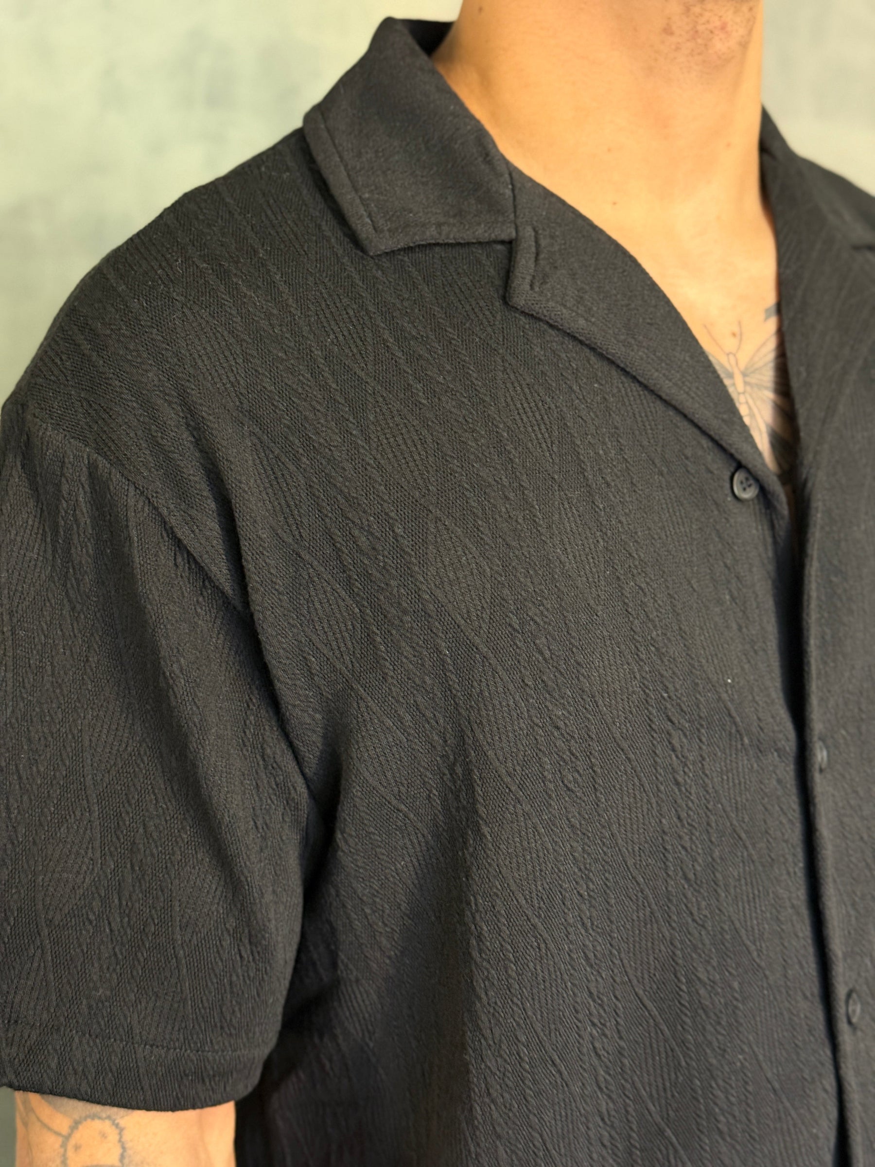 CAMISA M/C TRICOT TEXTURIZADA GOLA CUBANA PONTO H