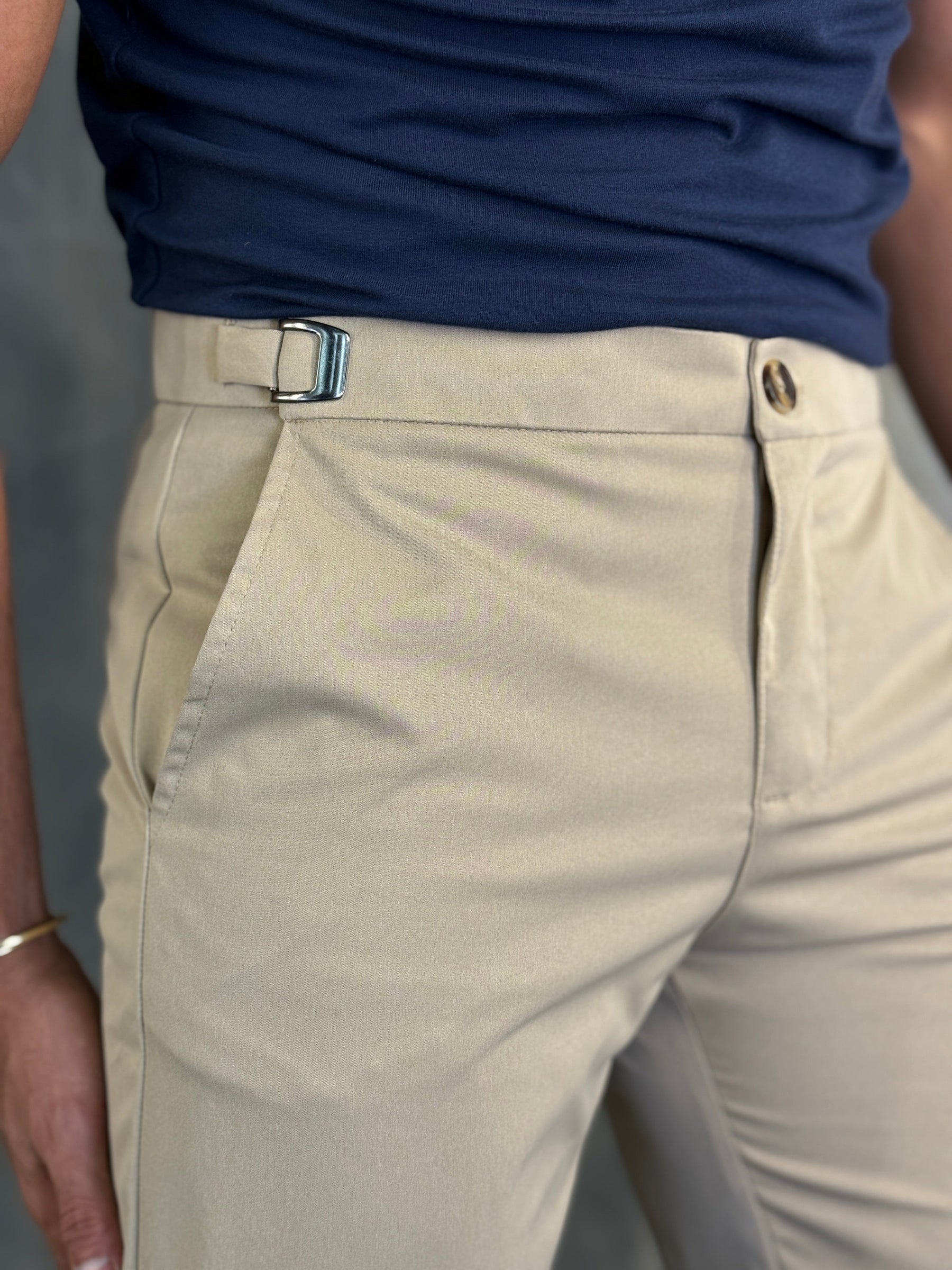 CALÇA ALF. MÔNACO AJUSTE CATRACA PONTO H KAKHI