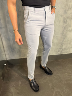 CALÇA ALF. SLIM STRETCH C/ AJUSTE BOTÃO PONTO H CINZA