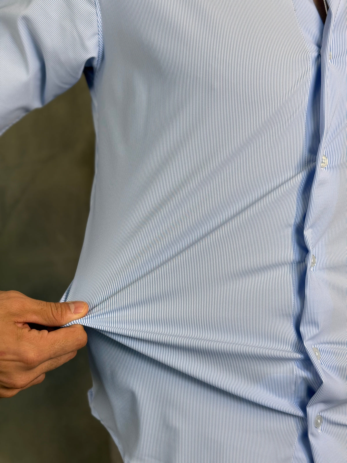 CAMISA M/L SLIM POLIAMIDA MICROLISTRAS PONTO H AZUL CLARO