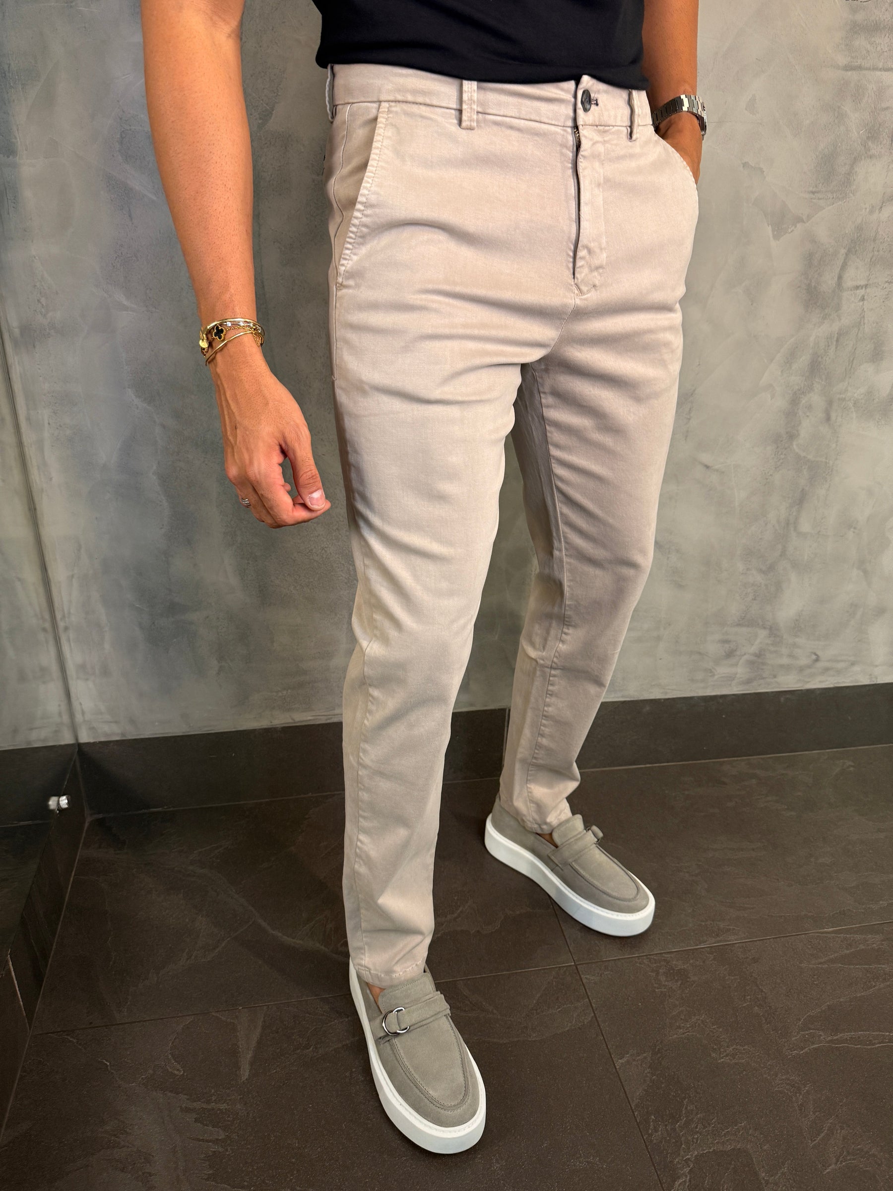 CALÇA ALF SARJA COMFORT SKINNY PONTO H KHAKI