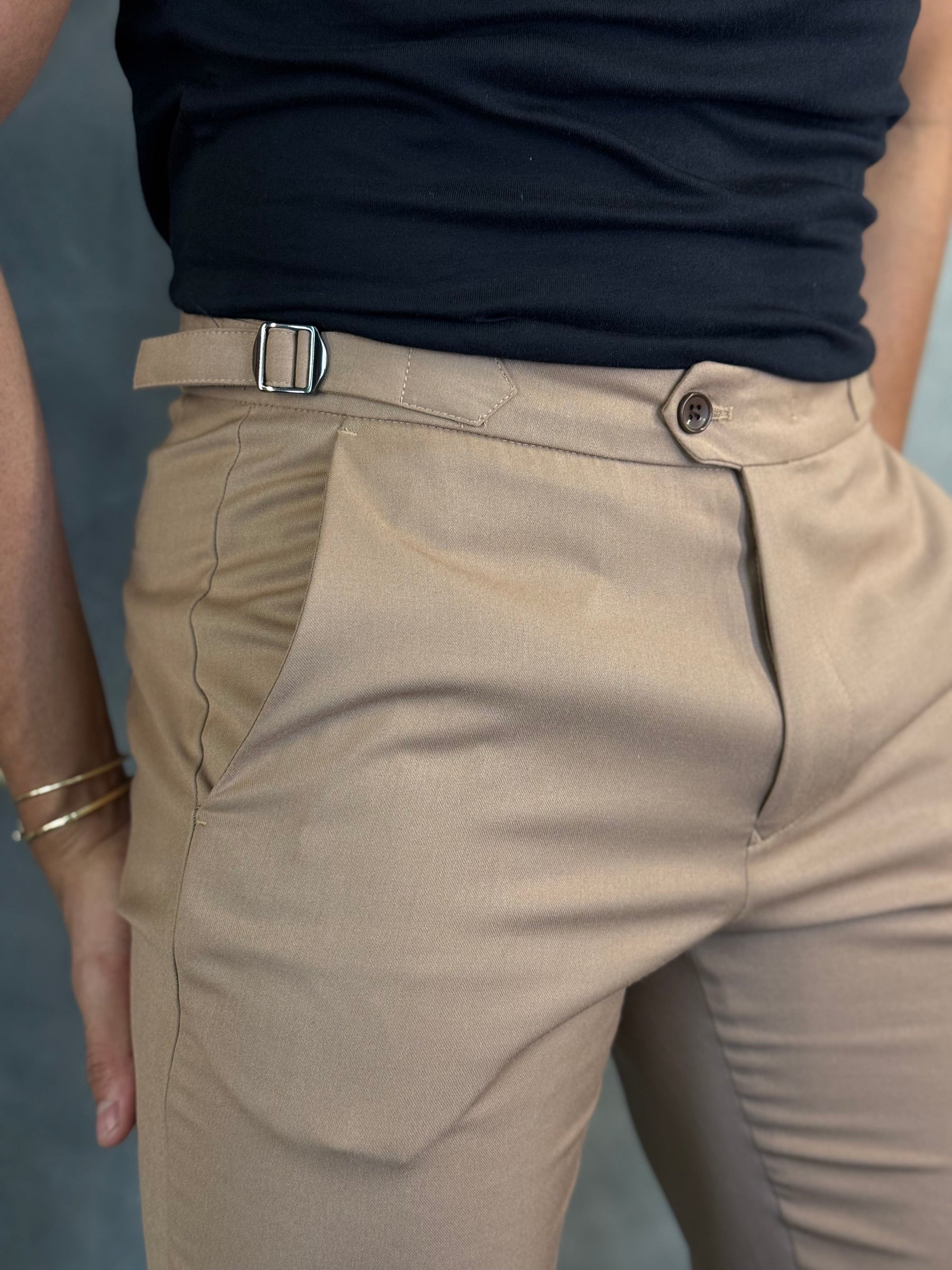 CALÇA ALF. SKINNY AJUSTE FIVELA PONTO H