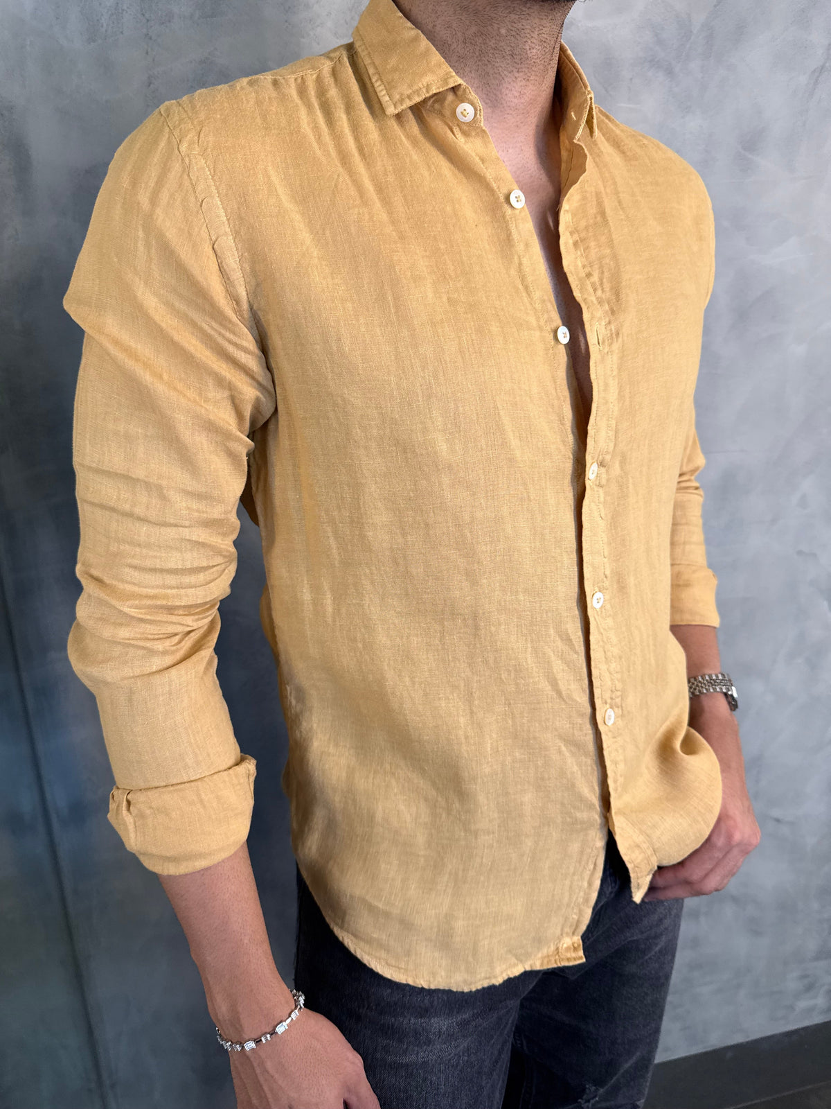 CAMISA M/L PURO LINHO PONTO H OCRE