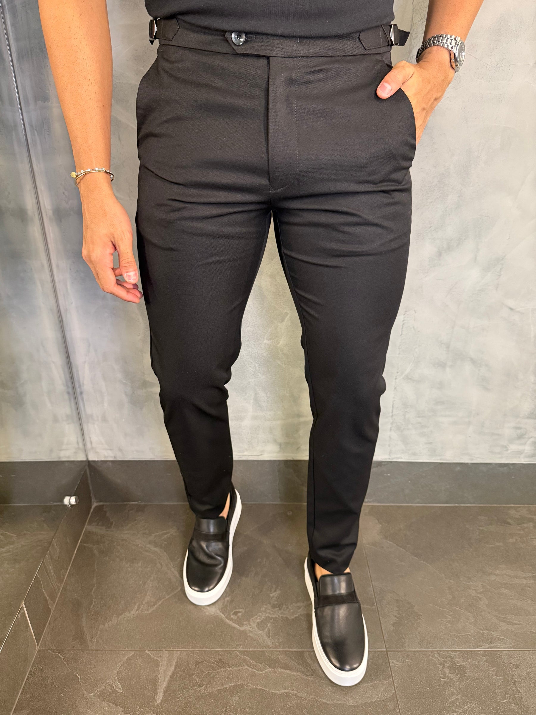 CALÇA ALF. MAQUINETADA SKINNY AJUSTE FIVELA PONTO H PRETO