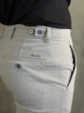 CALÇA ALF. SLIM STRETCH C/ AJUSTE BOTÃO PONTO H CINZA