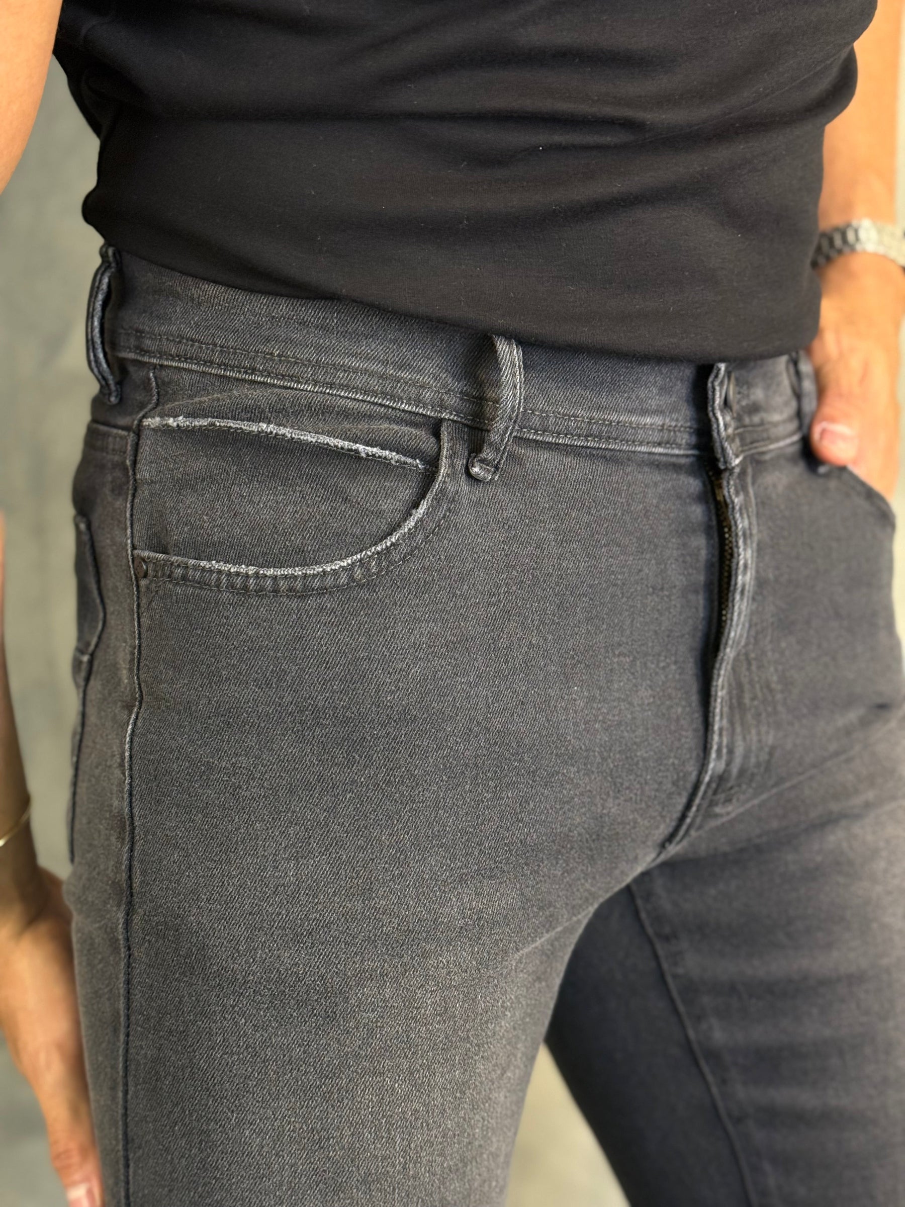 CALÇA JEANS SLIM NEO DLZ CARVÃO