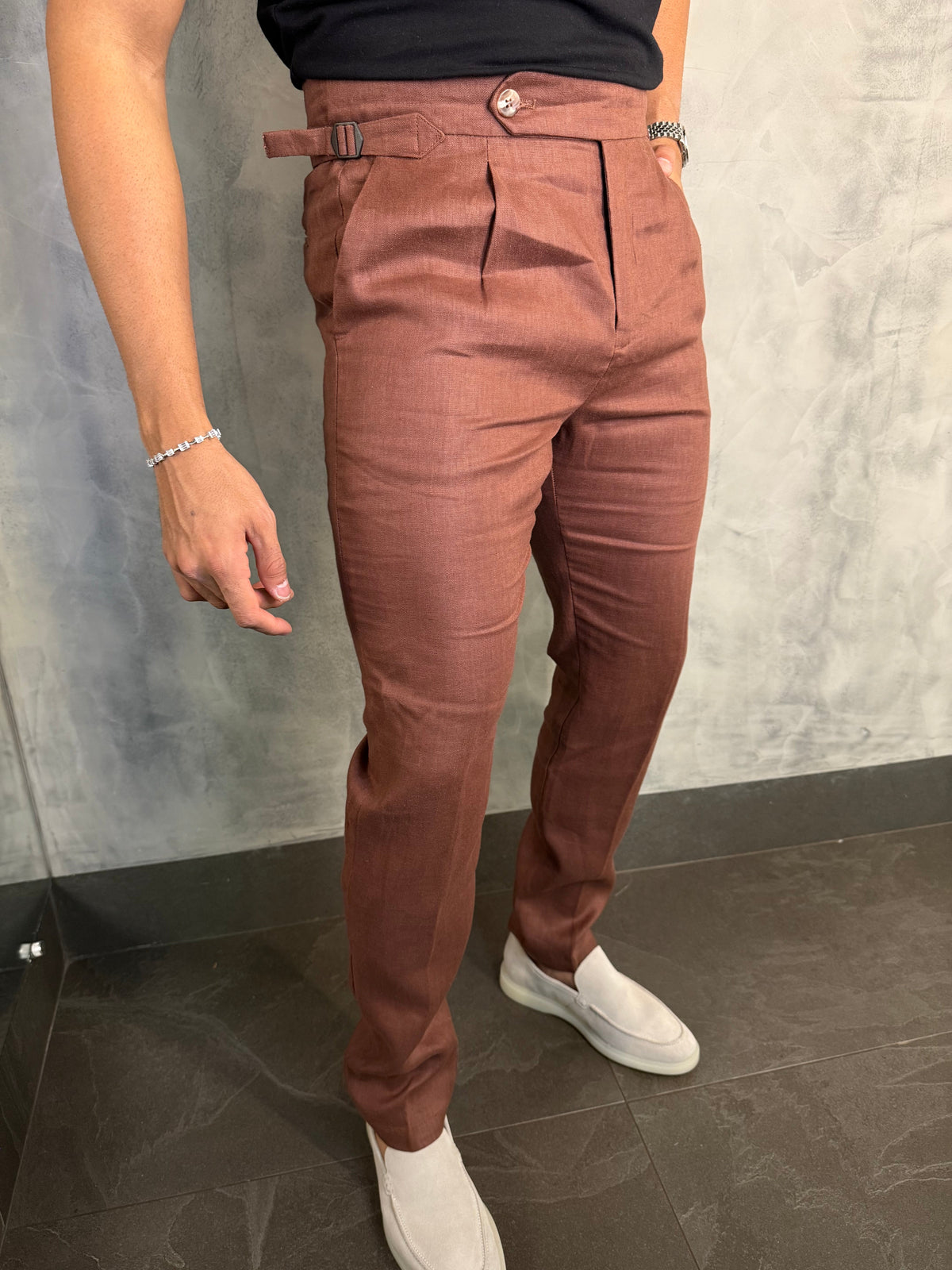 CALÇA ALF. GURKHA PURO LINHO PONTO H MARROM