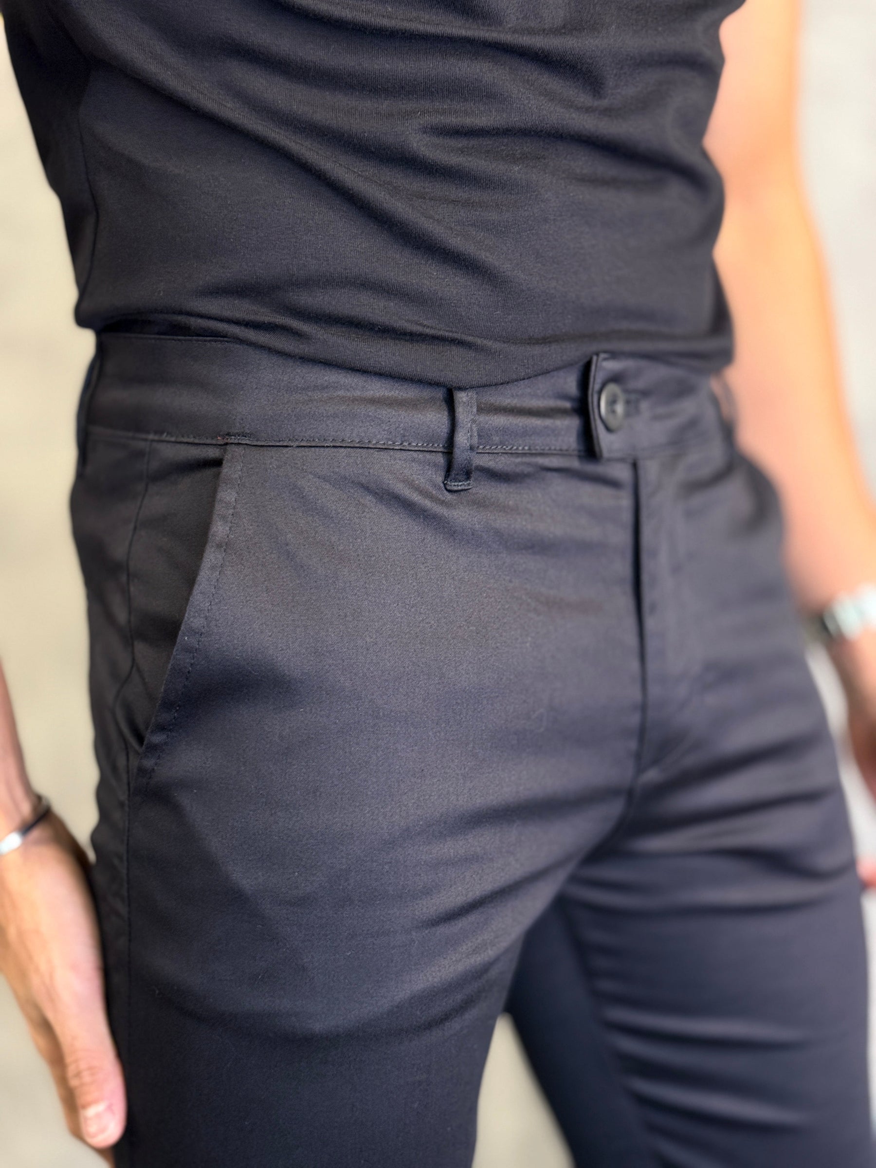 CALÇA SARJA ACETINADA PONTO H PRETO