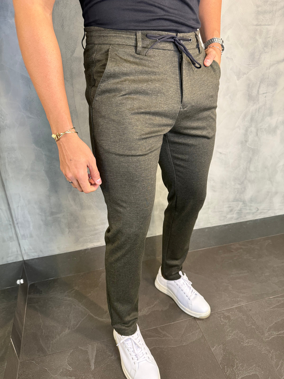 CALÇA ALF. MALHA SLIM C/ CADARÇO PONTO H VERDE MUSGO