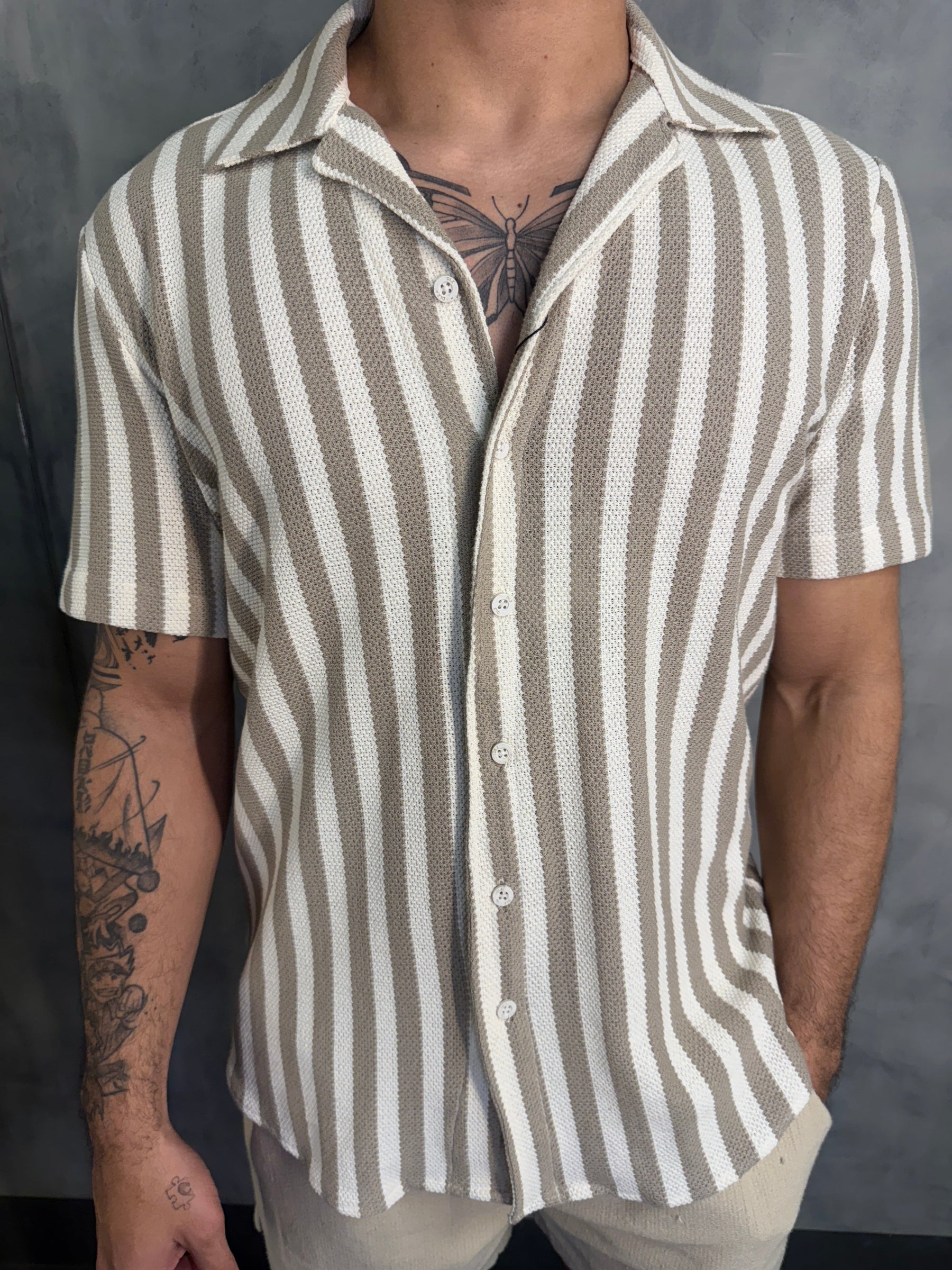 CAMISA M/C TRICOT CANELADA GOLA CUBANA PONTO H
