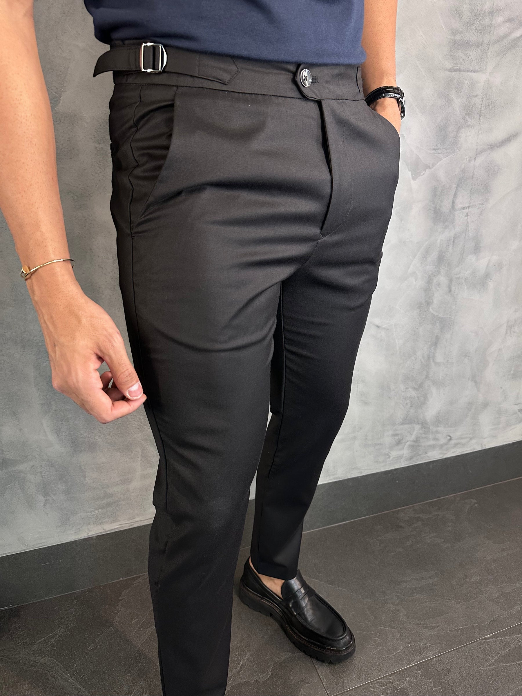 CALÇA ALF. SKINNY AJUSTE FIVELA PONTO H