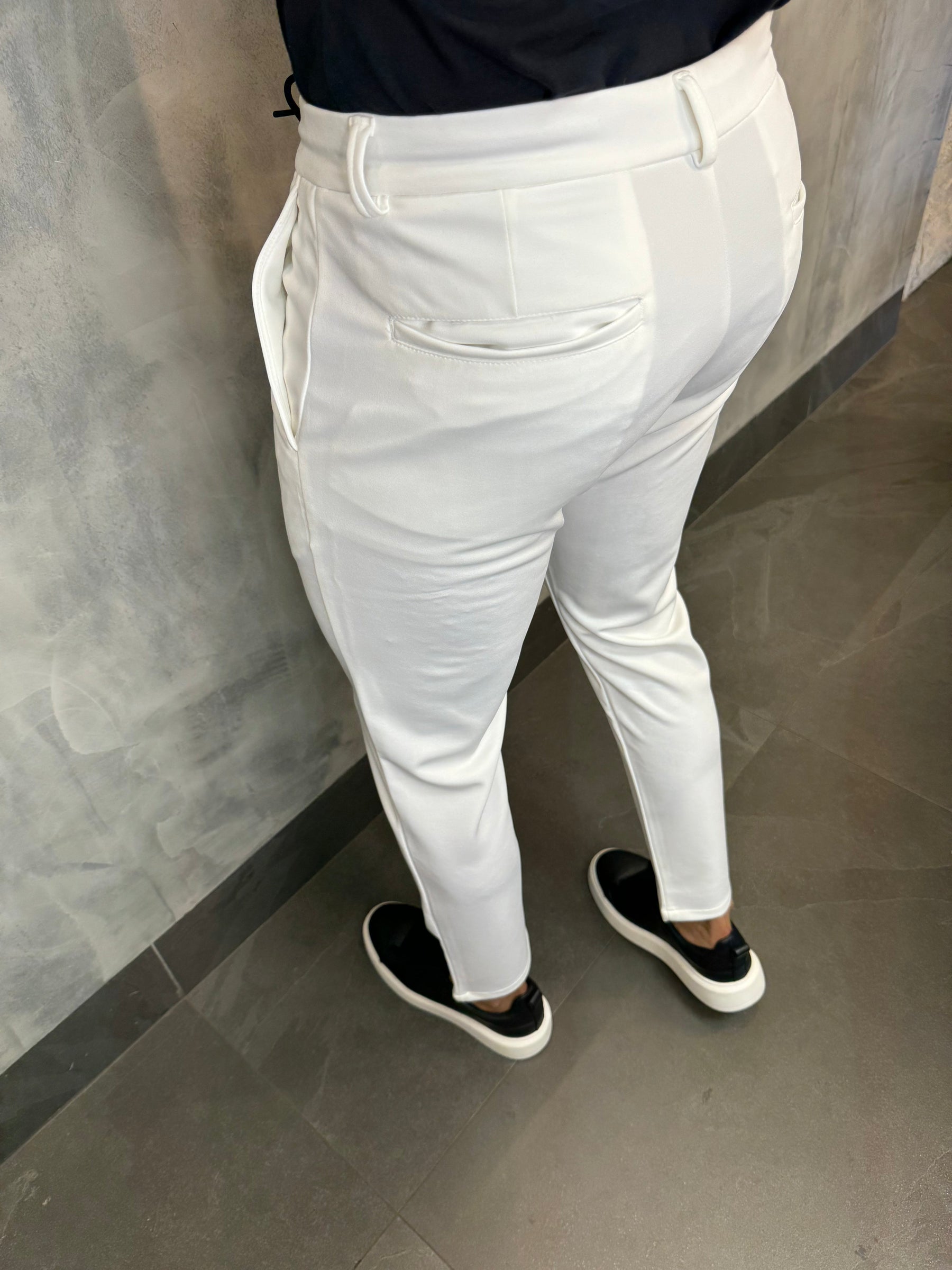 CALÇA SLIM MALHA NEOPRENE STRETCH C/ CADARÇO BAREZY