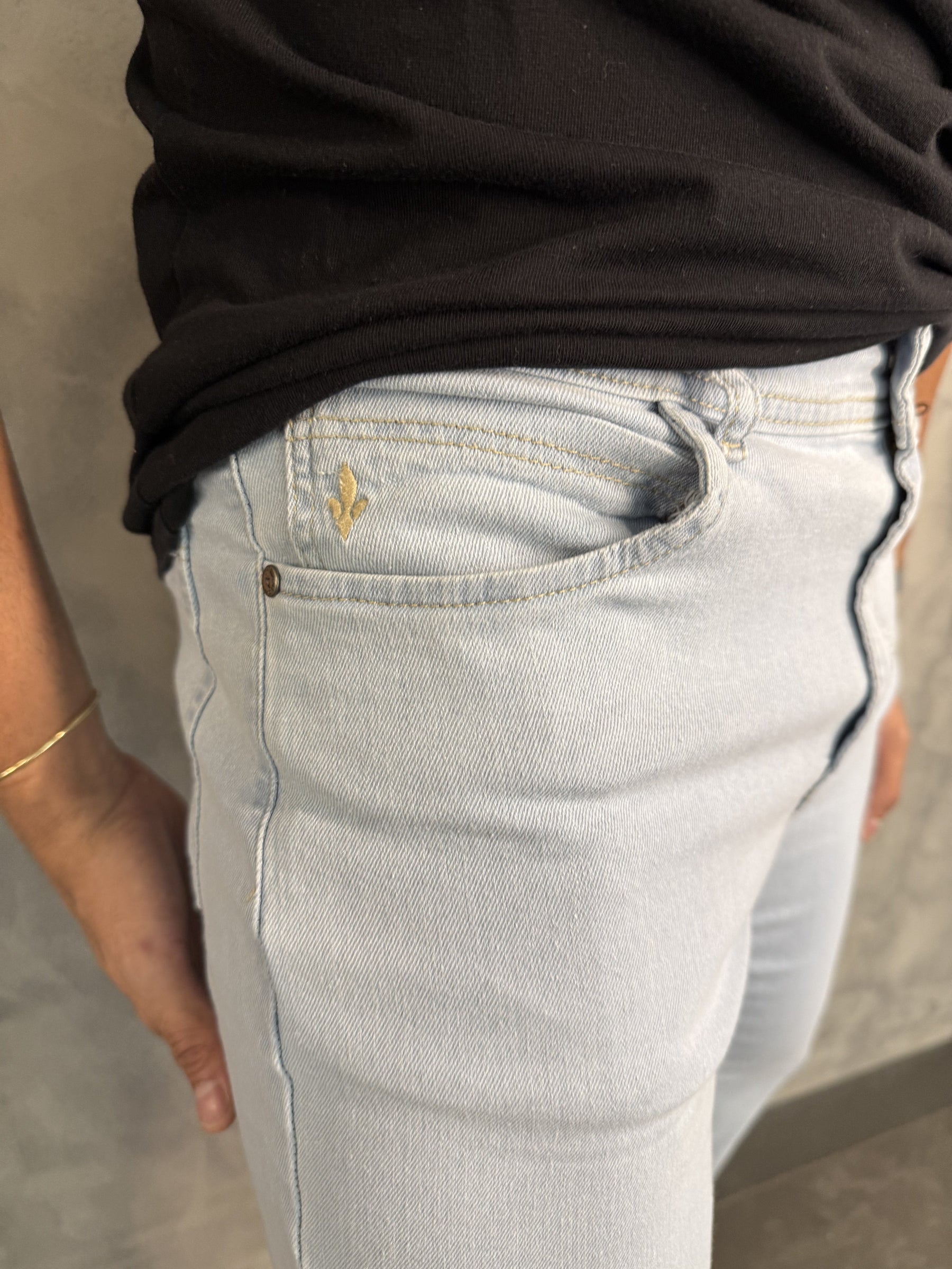 CALÇA JEANS SLIM BASIC DLZ AZUL CLARO