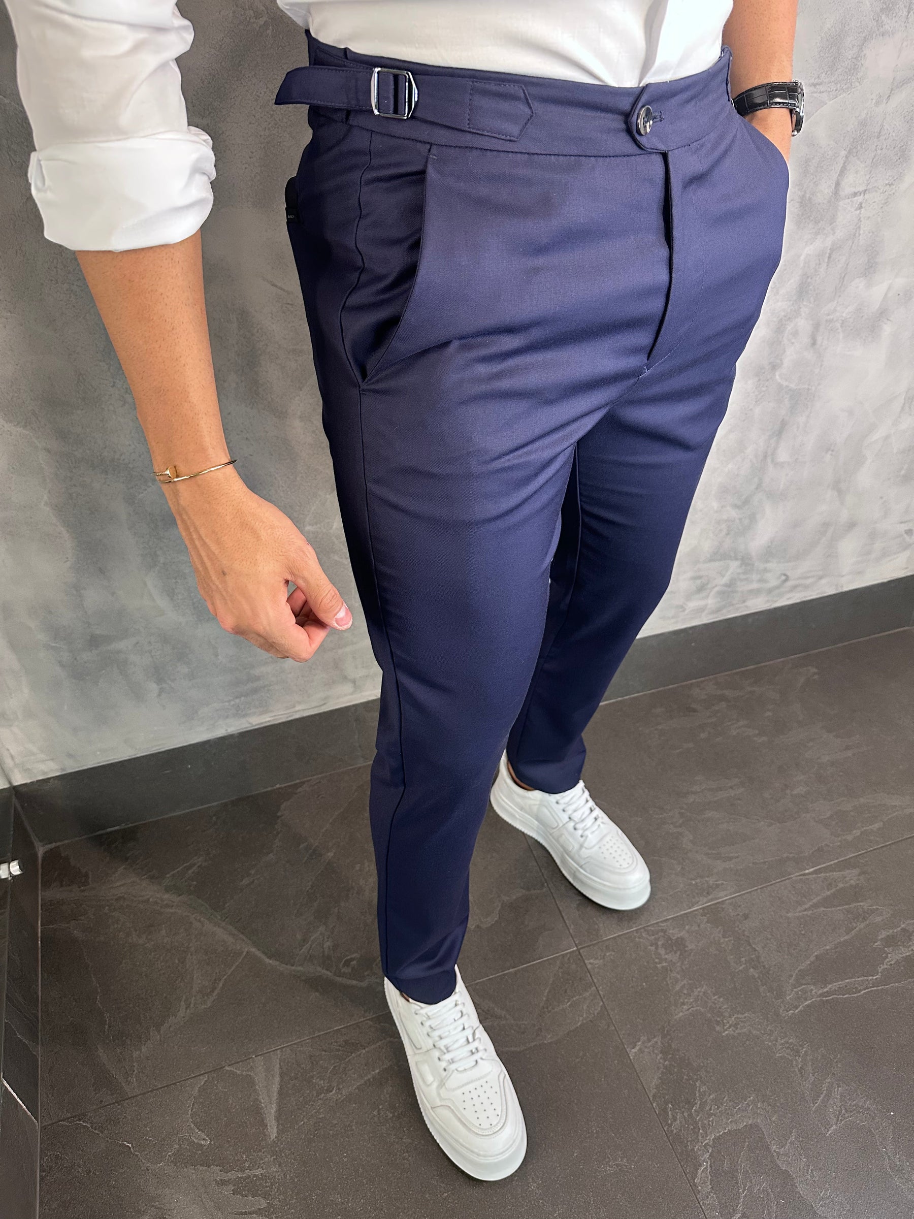 CALÇA ALF. SKINNY AJUSTE FIVELA PONTO H